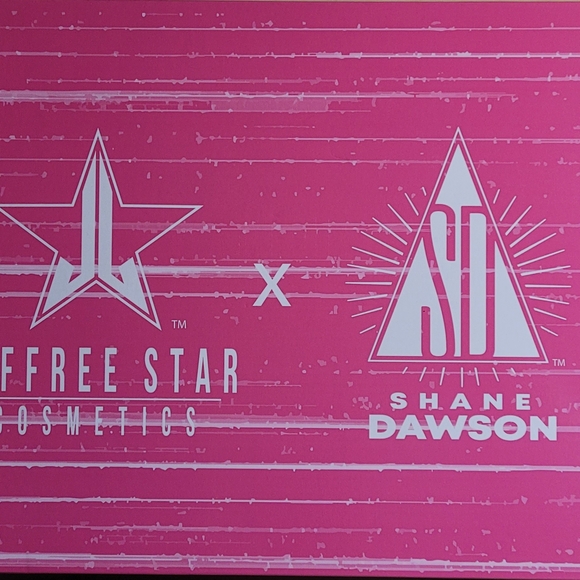 Pink Handheld Mirror - Picture 3 of 3